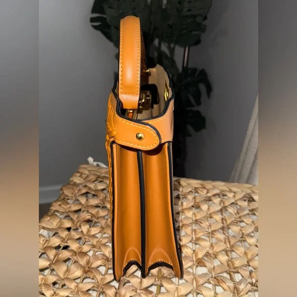 Verano Hill Elegant Tan Woven Handbag - Picture 7 of 7